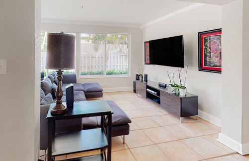 Santa Barbara Estates House | Private home near the beach with enclosed patio, lawn, W/D, fast WiFi, & AC