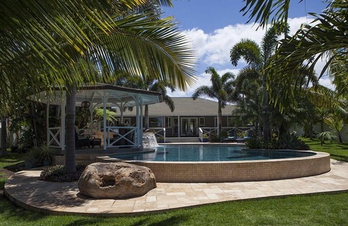 Kihei House | PRIVATE HOME on a lush half acre, Kihei Oasis boasts a 40k gallon heated pool!