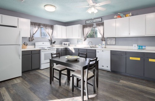 Seagrove Beach House | Private Home! Walking Distance To The Beach! Spacious Deck! SLEEPS 10!