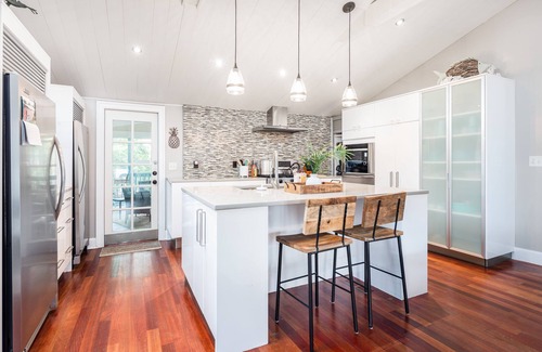 Folly Beach House | Private Home-Walk to Beach & Town-Dog Friendly-Screened Porch-Fenced Yard