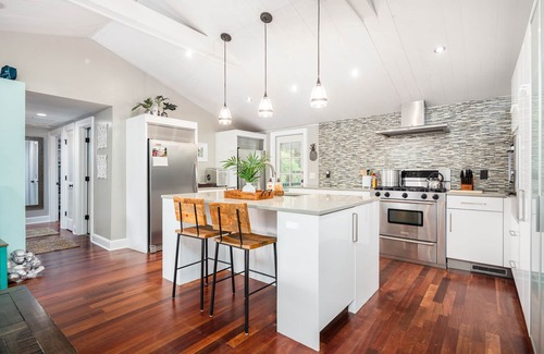 Folly Beach House | Private Home-Walk to Beach & Town-Dog Friendly-Screened Porch-Fenced Yard