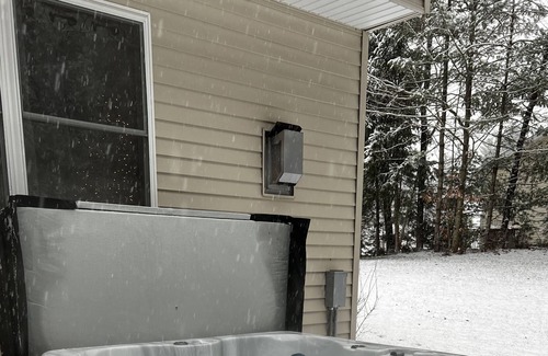 West Glens Falls House | Private home with Hot tub minutes to Ski Resort