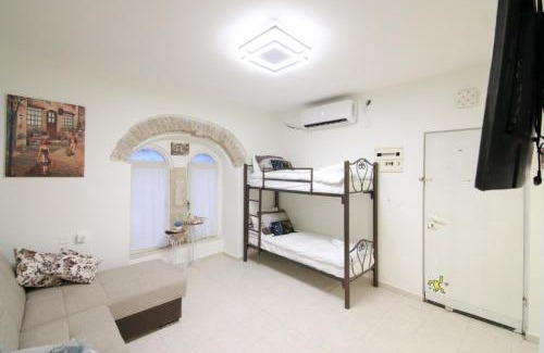 Nachlaot Hostel | Private Hostel - Best location