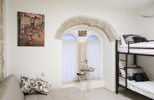 Nachlaot Hostel | Private Hostel - Best location