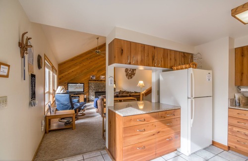 Deer Park House | Private Hot Tub, Bikes, 10 SHARC Passes, AC