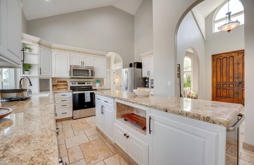 Grant County House | Private Hot Tub: Home Near Moses Lake Access