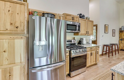Garfield Apartment | Private Hot Tub & Mountain Views: Duplex in Salida