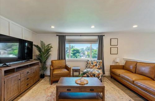 White City House | Private Hot Tub Patio Half Basketball Court