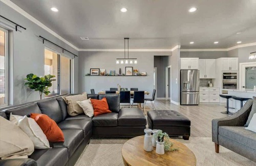 Hurricane House | Private Hot tub, Sand Hollow & Pet Friendly!