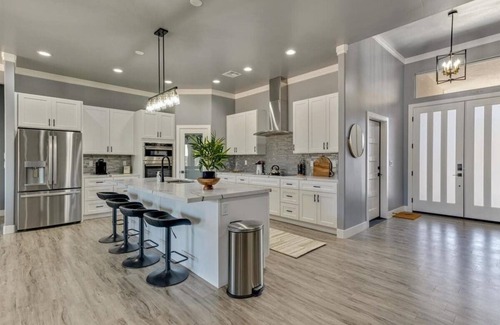 Hurricane House | Private Hot tub, Sand Hollow & Pet Friendly!