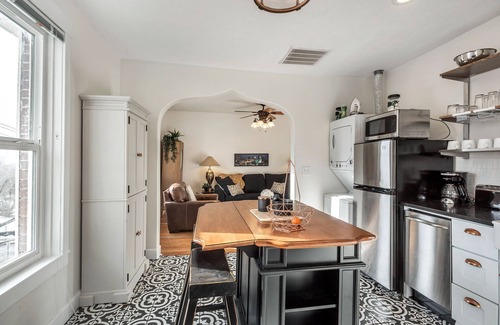Downtown Salt Lake City Apartment | Private hot Tub-walk to downtown & Memory Grove
