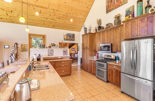 Show Low Cabin | Private Hot Tub: Vernon Cabin on 30 Forested Acres