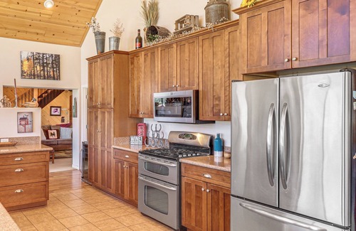 Show Low Cabin | Private Hot Tub: Vernon Cabin on 30 Forested Acres