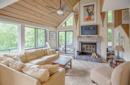 Lincoln House | Private hot tub w/ slope views at Coolidge Falls!