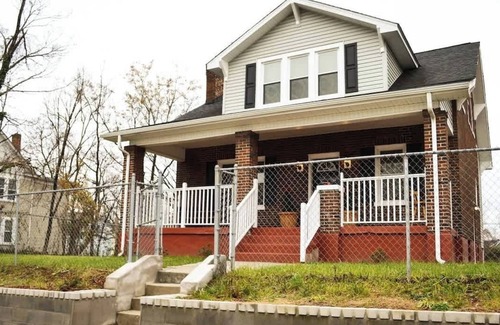 Roanoke House | Private House 1 Mile from Downtown NEWLY RENOVATED