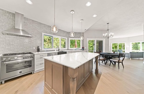 Country Club - North Shore House | Private house on the Lake Oswego Monthly Rent