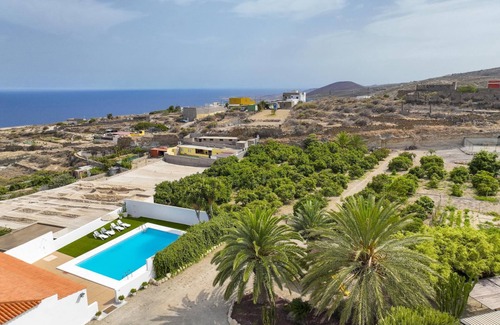 Guimar Villa | Private house with pool & garden