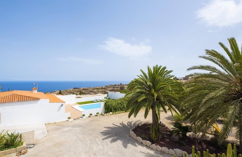 Guimar Villa | Private house with pool & garden