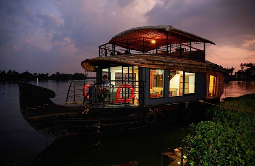 Alappuzha Boat Rental | Private Houseboat
