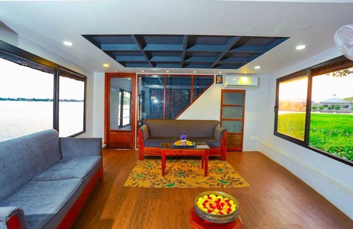 Alappuzha Boat Rental | Private Houseboat