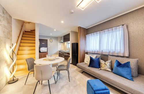 Nishinari House | Private houseithin 1 minute walk from Station with parking spaceWhole house rental - THE LEAVES MON RESORT/Osaka Ōsaka