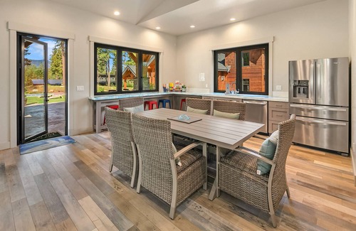 Cle Elum House | Private Indoor Pool! The Northwest's most unique vacation experience!