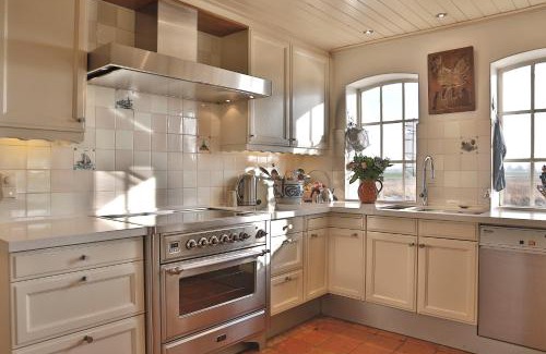 Warten Villa | Private Island De Sayter