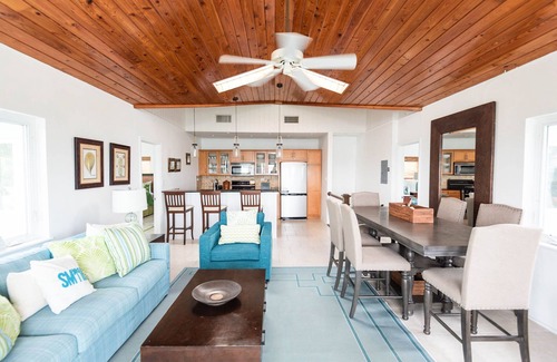 Dunmore Town House | Private island-Harbour Island-PRICES SLASHED!