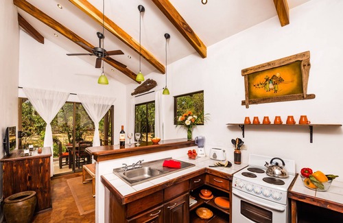 Palm Beach Estates House | Private Jungle Beach Surfhouse>Fast WIFI>Equipped Kitchen>Laundry>Fenced>Parking