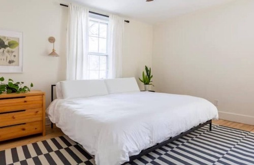 Watertown Apartment | Private King suite w/ separate entry-Walk to Taft!