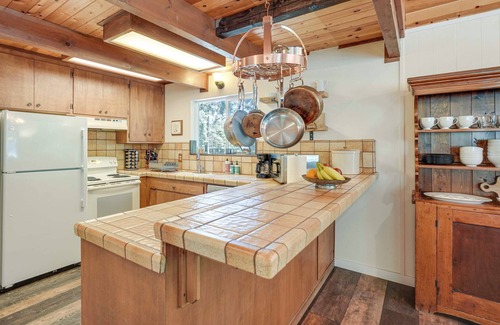 Glencoe House | Private Lake Access: Pet-Friendly Home in Arnold!