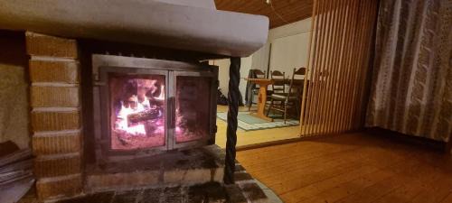 Bro Villa | Private Lake Cabin