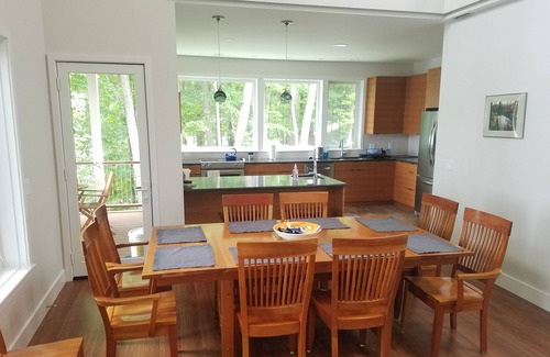 Trumansburg House | Private Lake House on Cayuga Lake in wine country near Taughannock Park