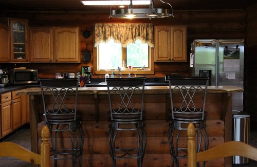 Susitna North Cabin | Private lakefront cabin with WiFi in charming Talkeetna, Alaska