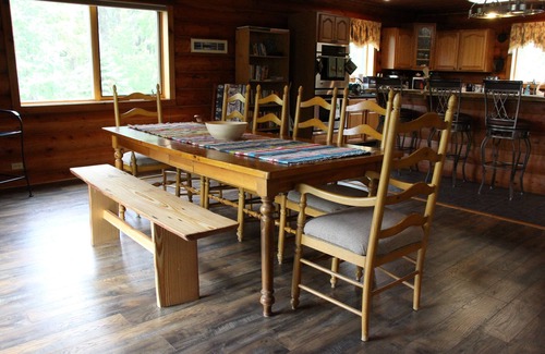Susitna North Cabin | Private lakefront cabin with WiFi in charming Talkeetna, Alaska