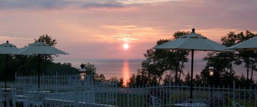 Petoskey House | Private Lakefront Cabin with Amazing Lakeviews