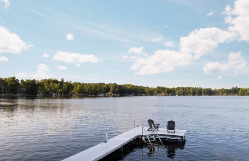 Lupton House | Private, lakefront, kayaks, 2 acres, family friendly, near trails, Dock May 2024