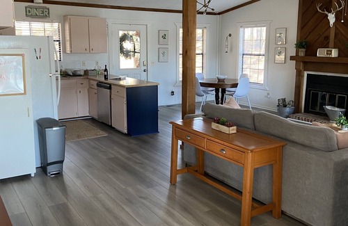 Lake Oconee House | Private Lakefront Oconee cottage! Great View & Location! Peaceful Retreat