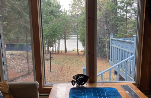 Madawaska Valley Cottage | Private lakehouse oasis awaits -Family & Pet Friendly-Barry's Bay