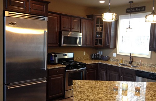 Chappells House | Private Lakeside, private Dock, Outddor Kitchen Fire Pit & More