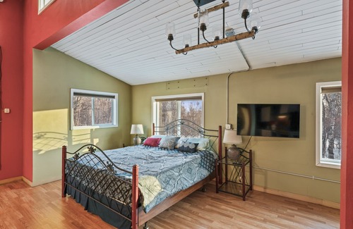 Palmer Apartment | Private Lazy Mountain Getaway