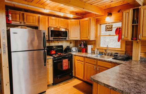 Sugar Hill House | Private log home in the White Mts near Franconia Notch-Pet-friendly & AC!