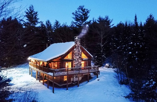 Sugar Hill House | Private log home in the White Mts near Franconia Notch-Pet-friendly & AC!