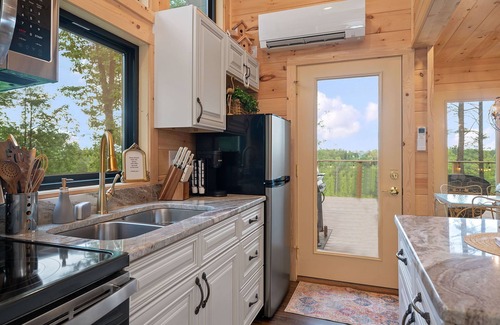 Campton Cabin | Private Lux Getaway/Hot-Tub/Net Loft - Birdhouse Deluxe