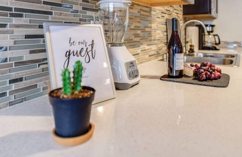 South Scottsdale House | Private Lux Modern 2BR Townhome in the ❤️️ of Scottsdale! Wifi, Hulu+, Parking