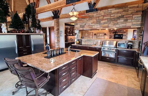 Brian Head House | Private Luxurious Estate in Brian Head indoor spa, gas fireplaces, movie theater