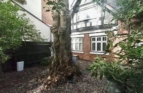 Moseley House | PRIVATE LUXURY BARN CONVERSION - PERFECT FOR CRUFTS