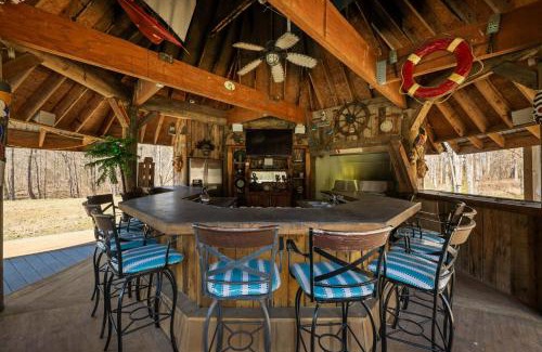McDonald House | Private luxury home with pool, hot tub, bar, volleyball, game room