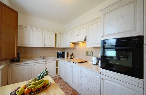 Citta della Pieve Villa | PRIVATE LUXURY VILLA WITH SWIMMING POOL AND HEATED JACUZZI