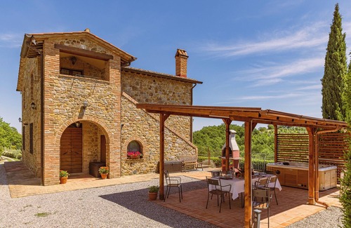 Citta della Pieve Villa | PRIVATE LUXURY VILLA WITH SWIMMING POOL AND HEATED JACUZZI